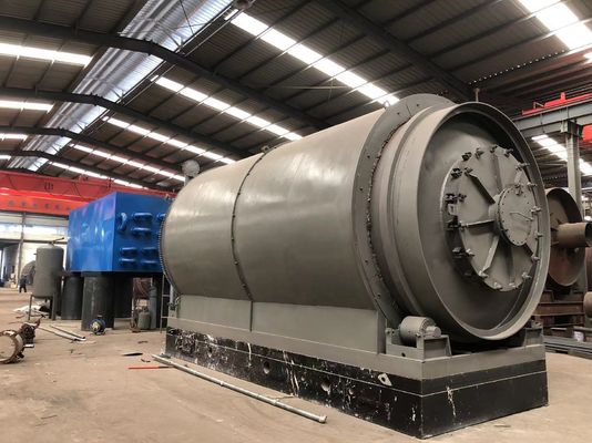 15.5kw 회전형 재활용 폐기물 타이어 및 플라스틱을 연료 오일 피로리시 기계로 변환